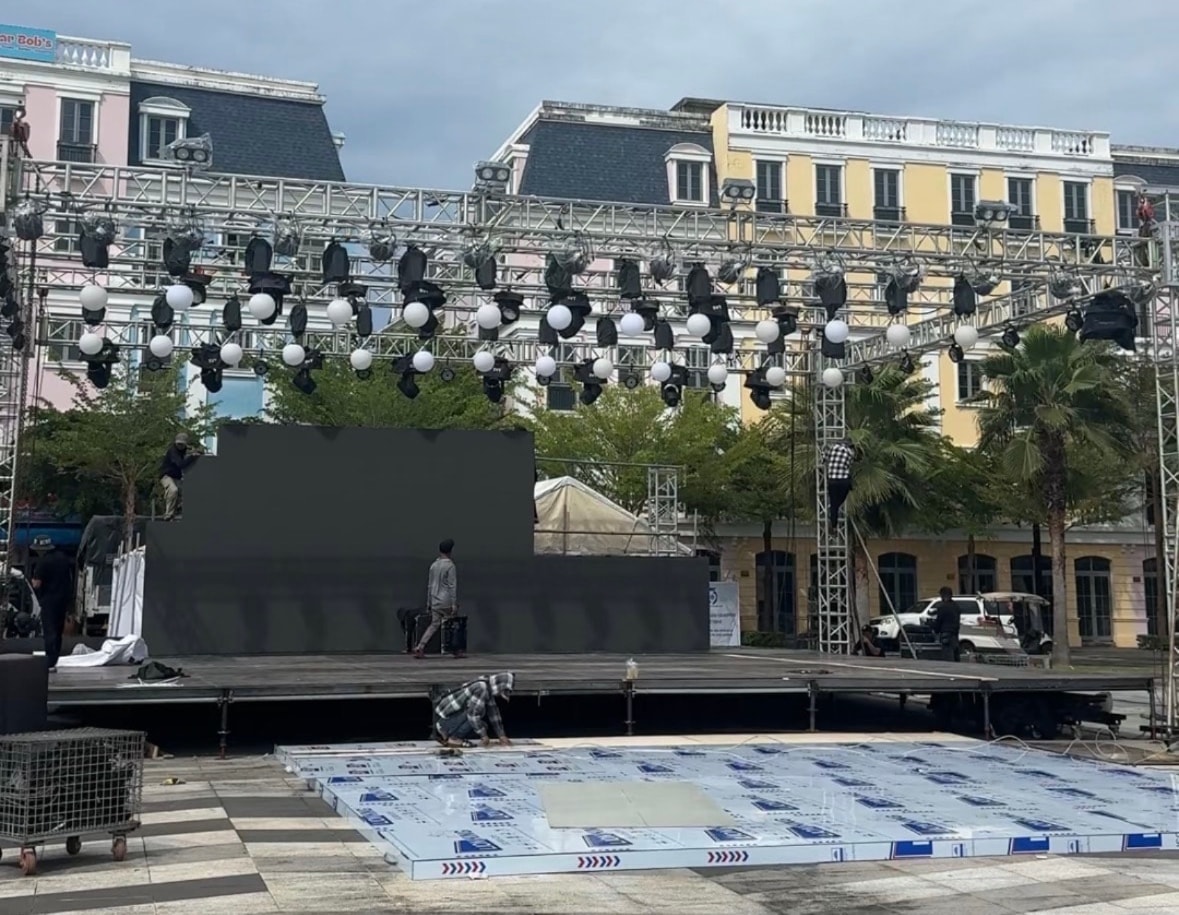 Grand Stage